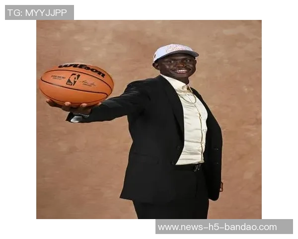 太阳主帅称赞马卢阿奇表现出色反应令人满意展现自信与进步